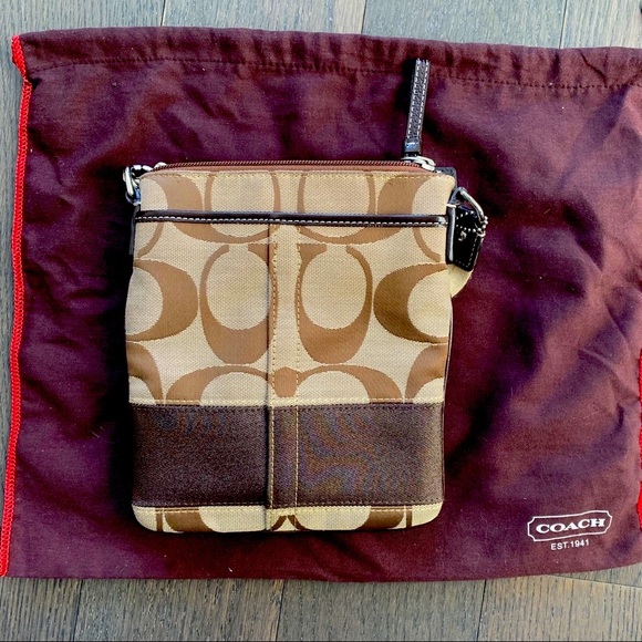 Coach Signature Logo Canvas Fabric Crossbody Purse - Picture 7 of 7